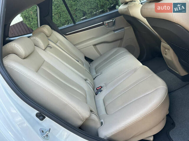 Хендай Санта Фе 2011 у Умани на Automoto.ua Білий Хендай Санта Фе, об'ємом двигуна 2.2 л та пробігом 147 тис. км за 14000 $, фото 19 на Automoto.ua