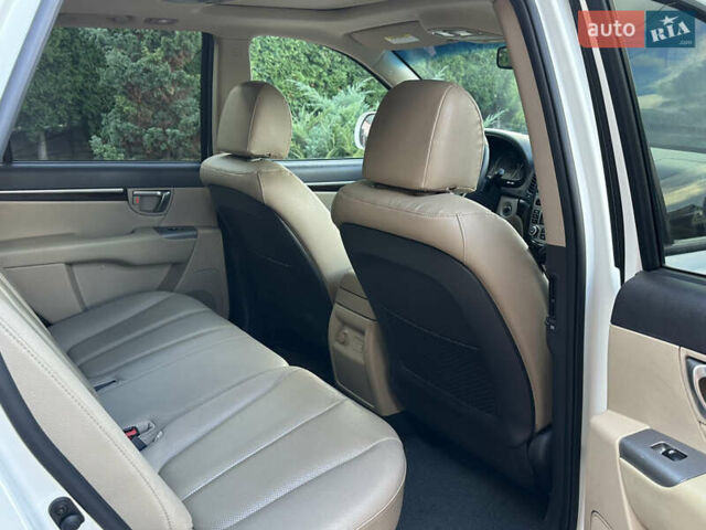 Хендай Санта Фе 2011 у Умани на Automoto.ua Білий Хендай Санта Фе, об'ємом двигуна 2.2 л та пробігом 147 тис. км за 14000 $, фото 20 на Automoto.ua