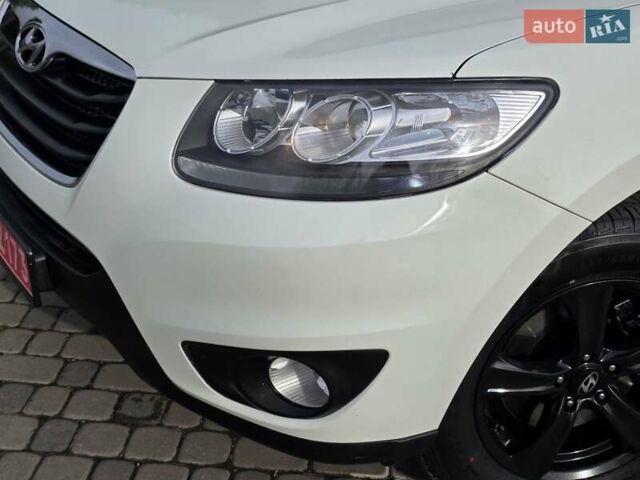 Белый Хендай Санта Фе, объемом двигателя 2.2 л и пробегом 211 тыс. км за 13850 $, фото 24 на Automoto.ua