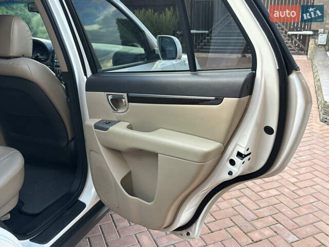 Хендай Санта Фе 2011 у Умани на Automoto.ua Білий Хендай Санта Фе, об'ємом двигуна 2.2 л та пробігом 147 тис. км за 14000 $, фото 21 на Automoto.ua