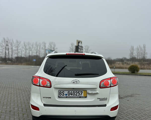 Білий Хендай Санта Фе, об'ємом двигуна 2.2 л та пробігом 183 тис. км за 13800 $, фото 20 на Automoto.ua