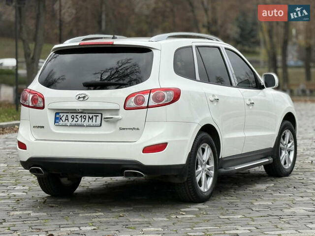 Білий Хендай Санта Фе, об'ємом двигуна 2.4 л та пробігом 98 тис. км за 13500 $, фото 10 на Automoto.ua