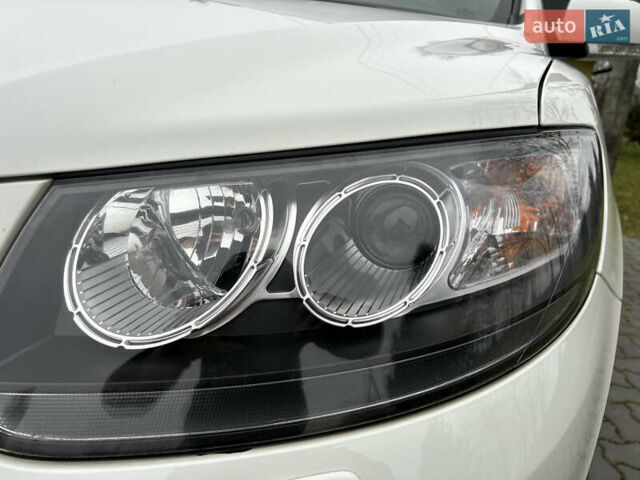 Білий Хендай Санта Фе, об'ємом двигуна 2.2 л та пробігом 183 тис. км за 13800 $, фото 7 на Automoto.ua