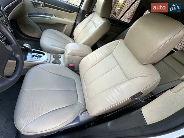 Хендай Санта Фе 2011 у Умани на Automoto.ua Білий Хендай Санта Фе, об'ємом двигуна 2.2 л та пробігом 147 тис. км за 14000 $, фото 31 на Automoto.ua