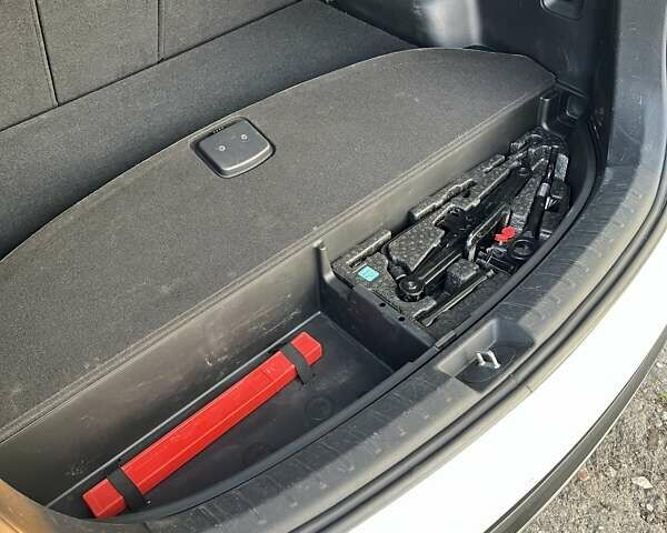 Білий Хендай Санта Фе, об'ємом двигуна 2.2 л та пробігом 190 тис. км за 17500 $, фото 14 на Automoto.ua