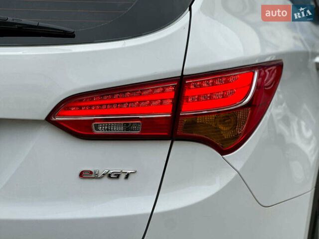 Білий Хендай Санта Фе, об'ємом двигуна 2 л та пробігом 209 тис. км за 14980 $, фото 10 на Automoto.ua