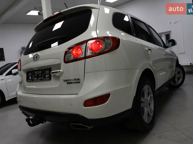 Белый Хендай Санта Фе, объемом двигателя 2.2 л и пробегом 245 тыс. км за 14900 $, фото 7 на Automoto.ua