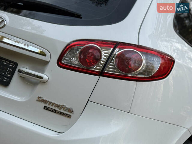 Белый Хендай Санта Фе, объемом двигателя 2.2 л и пробегом 218 тыс. км за 12450 $, фото 22 на Automoto.ua
