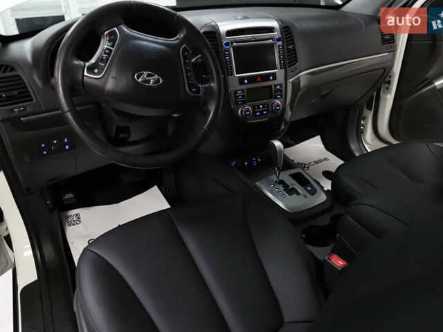 Белый Хендай Санта Фе, объемом двигателя 2.2 л и пробегом 245 тыс. км за 14900 $, фото 79 на Automoto.ua