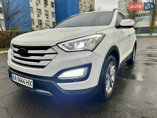 Белый Хендай Санта Фе, объемом двигателя 2.2 л и пробегом 120 тыс. км за 16500 $, фото 8 на Automoto.ua