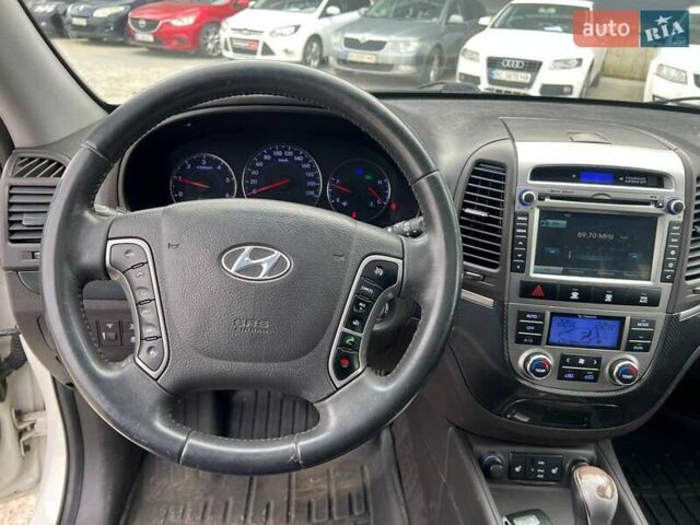 Хендай Санта Фе 2012 в Львове на Automoto.ua Белый Хендай Санта Фе, объемом двигателя 2.2 л и пробегом 218 тыс. км за 11590 $, фото 22 на Automoto.ua