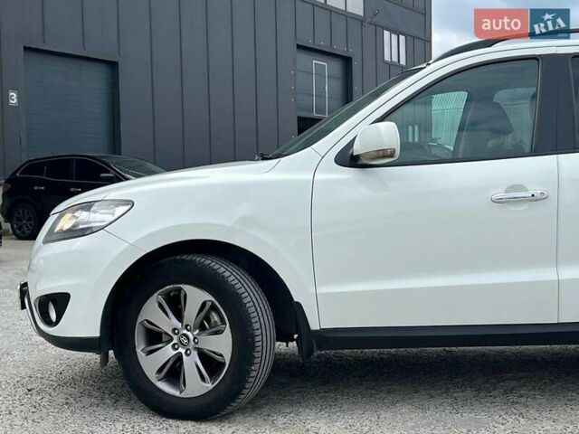 Хендай Санта Фе 2012 в Львове на Automoto.ua Белый Хендай Санта Фе, объемом двигателя 2.2 л и пробегом 218 тыс. км за 11590 $, фото 2 на Automoto.ua