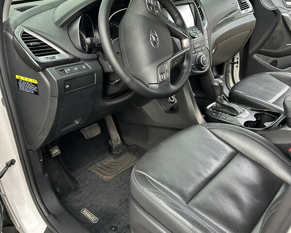 Білий Хендай Санта Фе, об'ємом двигуна 2 л та пробігом 145 тис. км за 17600 $, фото 10 на Automoto.ua