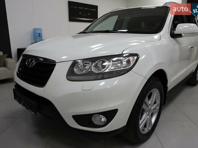 Белый Хендай Санта Фе, объемом двигателя 2.2 л и пробегом 245 тыс. км за 14900 $, фото 13 на Automoto.ua