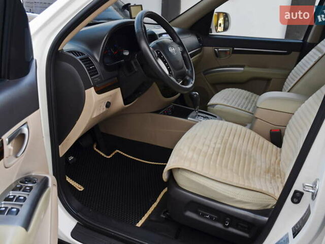 Білий Хендай Санта Фе, об'ємом двигуна 2.4 л та пробігом 127 тис. км за 12200 $, фото 5 на Automoto.ua