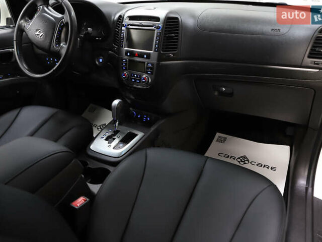 Белый Хендай Санта Фе, объемом двигателя 2.2 л и пробегом 245 тыс. км за 14900 $, фото 74 на Automoto.ua