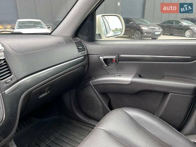 Хендай Санта Фе 2012 в Львове на Automoto.ua Белый Хендай Санта Фе, объемом двигателя 2.2 л и пробегом 218 тыс. км за 11590 $, фото 33 на Automoto.ua