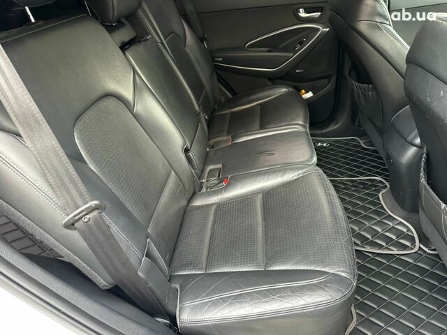 Білий Хендай Санта Фе, об'ємом двигуна 2 л та пробігом 209 тис. км за 14980 $, фото 16 на Automoto.ua