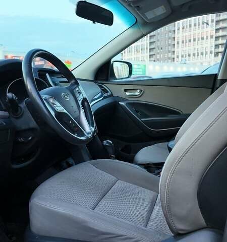 Белый Хендай Санта Фе, объемом двигателя 2.4 л и пробегом 228 тыс. км за 10900 $, фото 9 на Automoto.ua