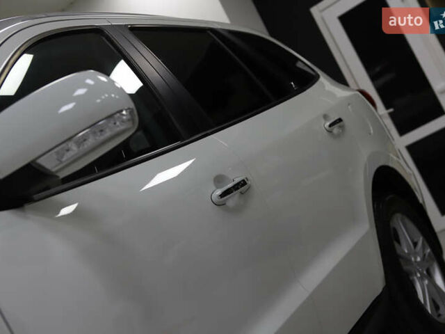 Белый Хендай Санта Фе, объемом двигателя 2.2 л и пробегом 245 тыс. км за 14900 $, фото 17 на Automoto.ua