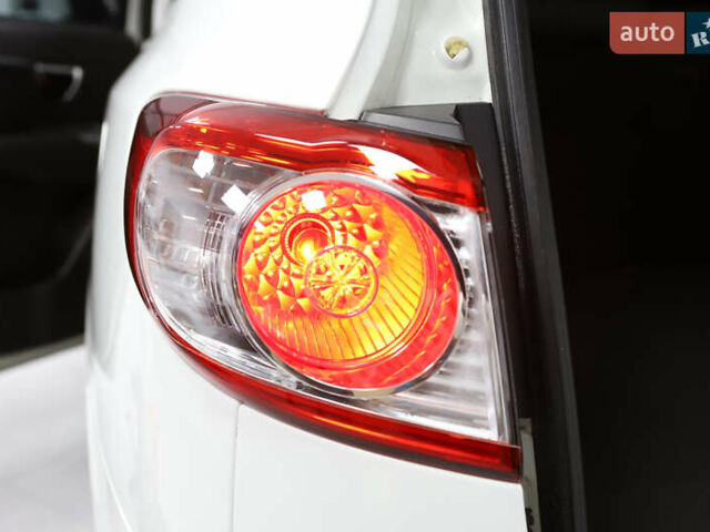 Белый Хендай Санта Фе, объемом двигателя 2.2 л и пробегом 245 тыс. км за 14900 $, фото 77 на Automoto.ua