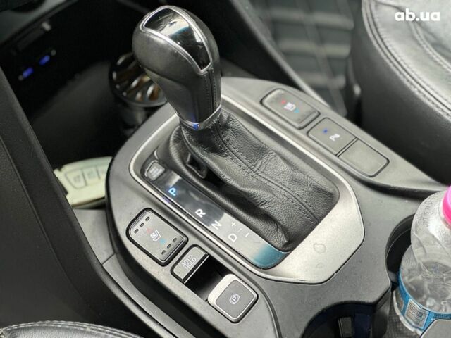 Білий Хендай Санта Фе, об'ємом двигуна 2 л та пробігом 209 тис. км за 14980 $, фото 23 на Automoto.ua