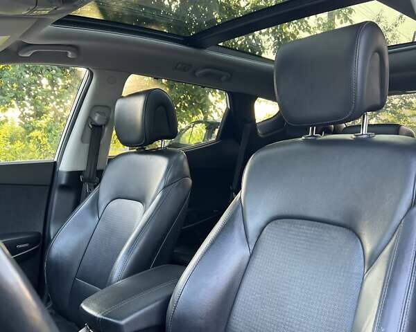 Білий Хендай Санта Фе, об'ємом двигуна 2.2 л та пробігом 190 тис. км за 17500 $, фото 7 на Automoto.ua