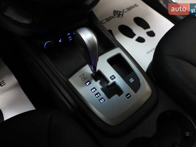 Белый Хендай Санта Фе, объемом двигателя 2.2 л и пробегом 245 тыс. км за 14900 $, фото 93 на Automoto.ua