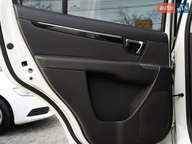 Білий Хендай Санта Фе, об'ємом двигуна 2 л та пробігом 174 тис. км за 13600 $, фото 34 на Automoto.ua