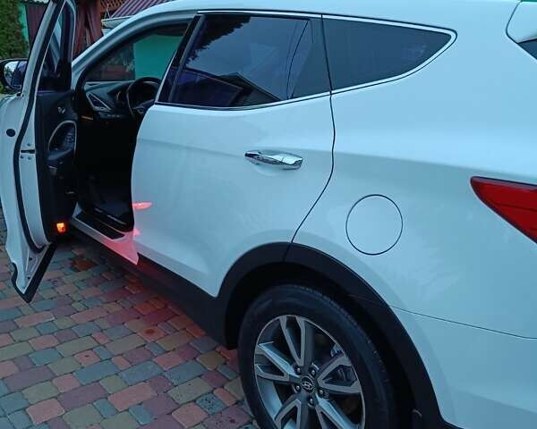 Белый Хендай Санта Фе, объемом двигателя 2 л и пробегом 255 тыс. км за 16000 $, фото 15 на Automoto.ua