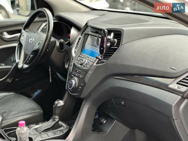 Білий Хендай Санта Фе, об'ємом двигуна 2 л та пробігом 209 тис. км за 14980 $, фото 17 на Automoto.ua