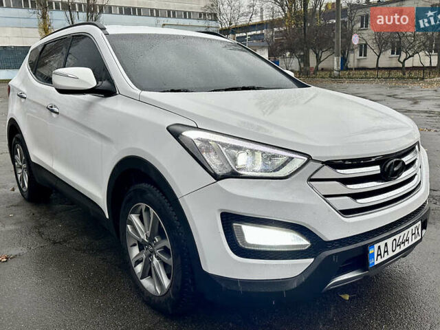 Белый Хендай Санта Фе, объемом двигателя 2.2 л и пробегом 120 тыс. км за 16500 $, фото 3 на Automoto.ua