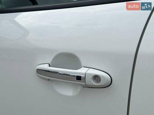 Хендай Санта Фе 2012 в Львове на Automoto.ua Белый Хендай Санта Фе, объемом двигателя 2.2 л и пробегом 218 тыс. км за 11590 $, фото 14 на Automoto.ua