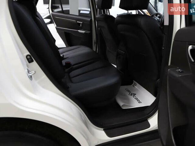 Белый Хендай Санта Фе, объемом двигателя 2.2 л и пробегом 245 тыс. км за 14900 $, фото 88 на Automoto.ua