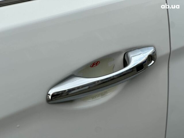 Білий Хендай Санта Фе, об'ємом двигуна 2 л та пробігом 209 тис. км за 14980 $, фото 12 на Automoto.ua