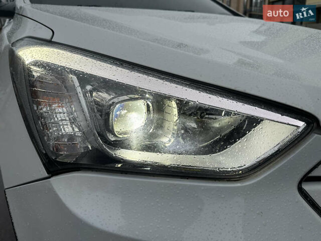 Белый Хендай Санта Фе, объемом двигателя 2.2 л и пробегом 120 тыс. км за 16500 $, фото 24 на Automoto.ua