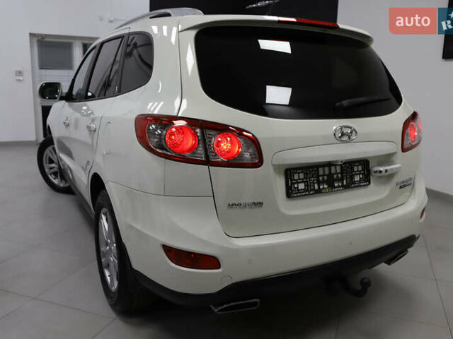 Белый Хендай Санта Фе, объемом двигателя 2.2 л и пробегом 245 тыс. км за 14900 $, фото 6 на Automoto.ua