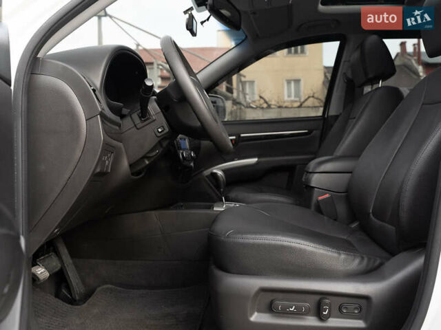Білий Хендай Санта Фе, об'ємом двигуна 2 л та пробігом 174 тис. км за 13600 $, фото 13 на Automoto.ua