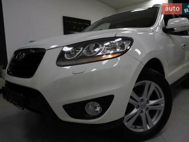 Белый Хендай Санта Фе, объемом двигателя 2.2 л и пробегом 245 тыс. км за 14900 $, фото 11 на Automoto.ua