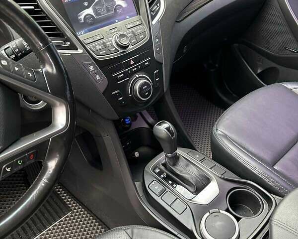 Белый Хендай Санта Фе, объемом двигателя 2 л и пробегом 255 тыс. км за 16000 $, фото 14 на Automoto.ua