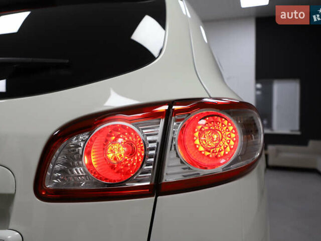 Белый Хендай Санта Фе, объемом двигателя 2.2 л и пробегом 245 тыс. км за 14900 $, фото 39 на Automoto.ua