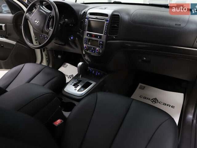 Белый Хендай Санта Фе, объемом двигателя 2.2 л и пробегом 245 тыс. км за 14900 $, фото 81 на Automoto.ua