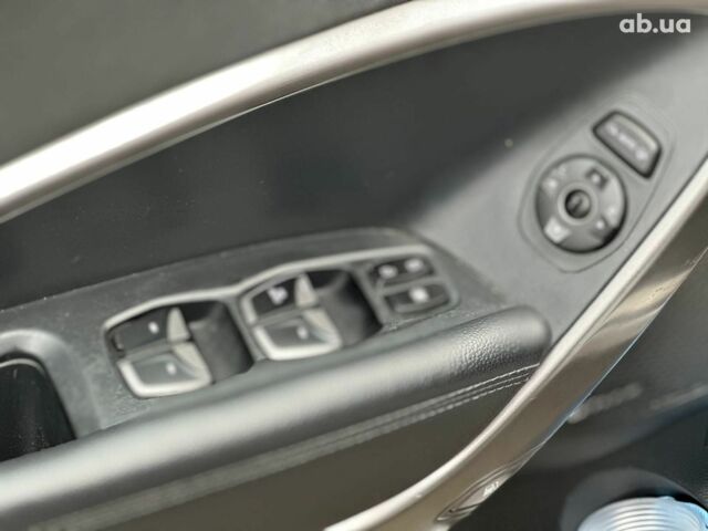 Білий Хендай Санта Фе, об'ємом двигуна 2 л та пробігом 209 тис. км за 14980 $, фото 21 на Automoto.ua