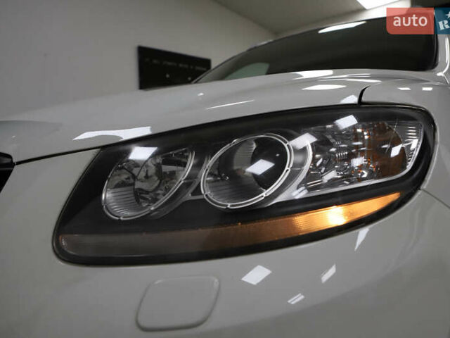 Белый Хендай Санта Фе, объемом двигателя 2.2 л и пробегом 245 тыс. км за 14900 $, фото 15 на Automoto.ua