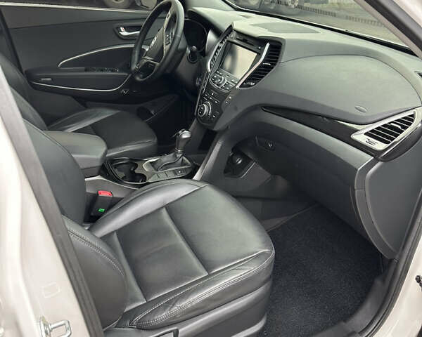 Білий Хендай Санта Фе, об'ємом двигуна 2 л та пробігом 145 тис. км за 17600 $, фото 12 на Automoto.ua