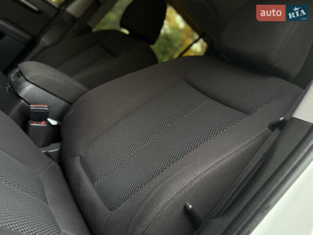 Белый Хендай Санта Фе, объемом двигателя 2.2 л и пробегом 218 тыс. км за 12450 $, фото 33 на Automoto.ua