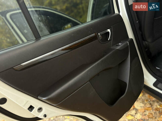 Белый Хендай Санта Фе, объемом двигателя 2.2 л и пробегом 218 тыс. км за 12450 $, фото 48 на Automoto.ua