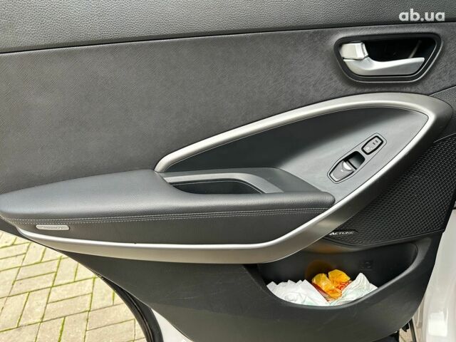 Білий Хендай Санта Фе, об'ємом двигуна 2 л та пробігом 209 тис. км за 14980 $, фото 14 на Automoto.ua