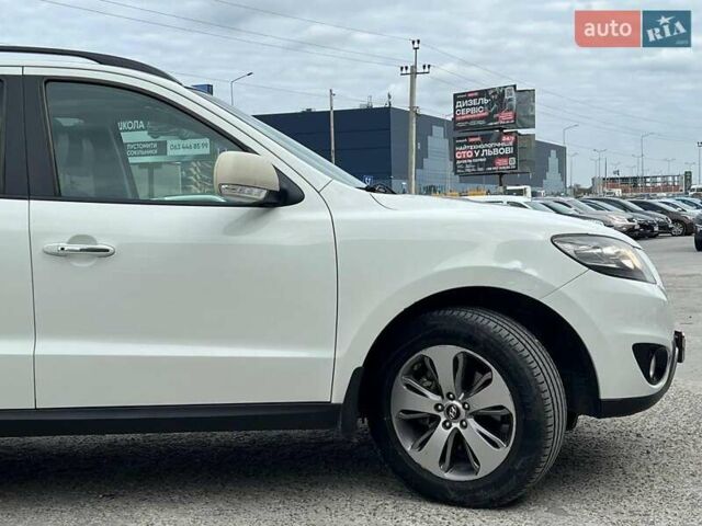 Хендай Санта Фе 2012 в Львове на Automoto.ua Белый Хендай Санта Фе, объемом двигателя 2.2 л и пробегом 218 тыс. км за 11590 $, фото 10 на Automoto.ua