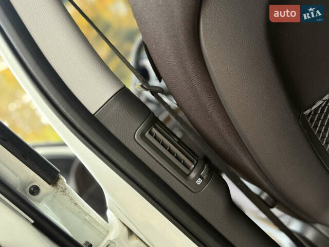 Белый Хендай Санта Фе, объемом двигателя 2.2 л и пробегом 218 тыс. км за 12450 $, фото 52 на Automoto.ua